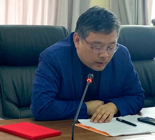 1实训处主任卢广峰主持会议