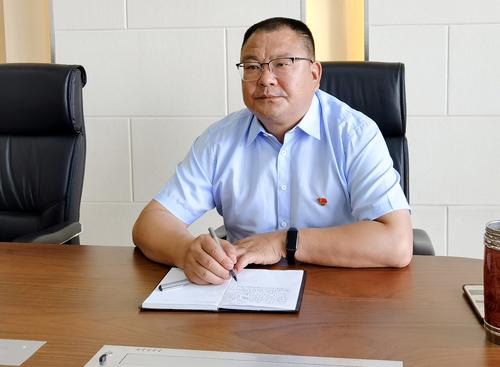 （2）校党委书记邵元辉强调做好学校安全工作