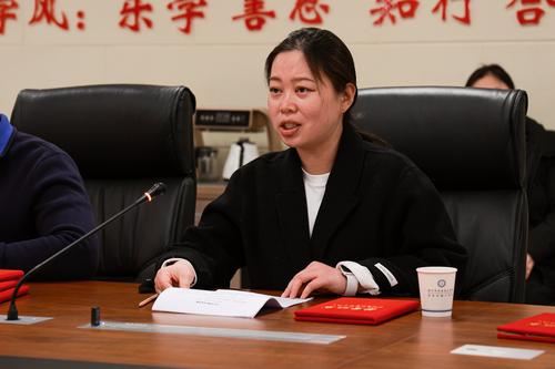 5.张玉洁老师作新闻写作交流