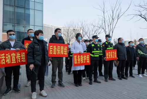 2应急小组进行培训