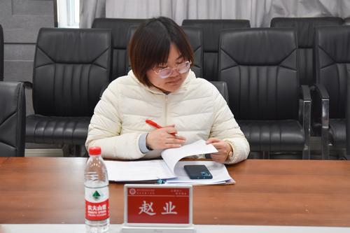 4郑州市第五届兼职教研员、郑州市第二高级中学语文教师赵业查看中期报告