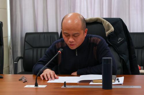 4副校长王宏亮宣读表彰决定