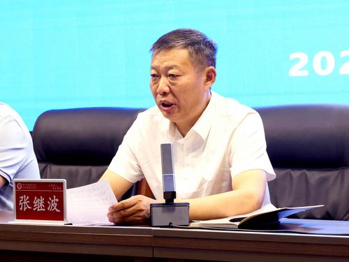 3副校长张继波安排新学期教学工作