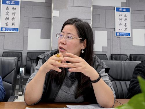 3教师代表郭彩云老师作经验交流 3教师代表郭彩云老师作经验交流