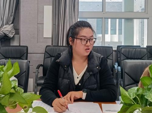 4教师代表彭华丽老师作经验交流 4教师代表彭华丽老师作经验交流