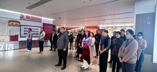 1）组织党员干部参加党纪教育参观学习活动