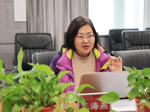 3教研员王海燕进行指导点评