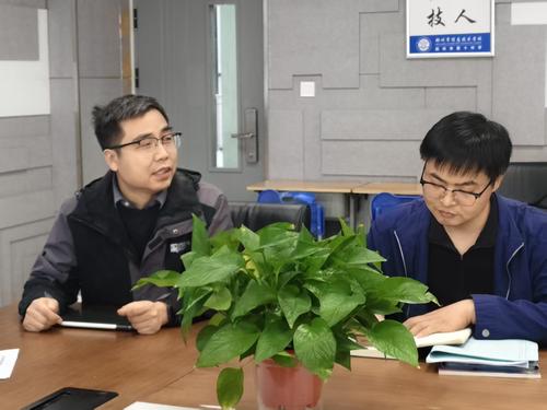 2.教务处副主任李鹏进行教学工作分析