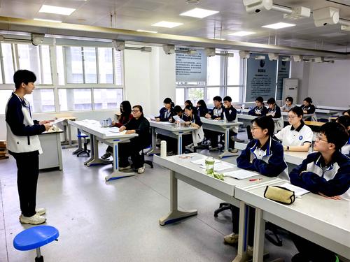 1.郑州市第十中学筛选参赛成员 1.郑州市第十中学筛选参赛成员