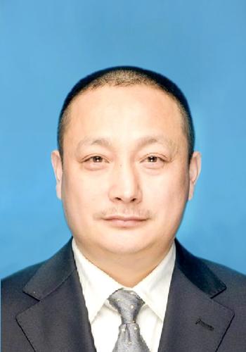 焦建恩-个人蓝底证件照 焦建恩-个人蓝底证件照